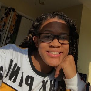 Meet your Posher, Tia